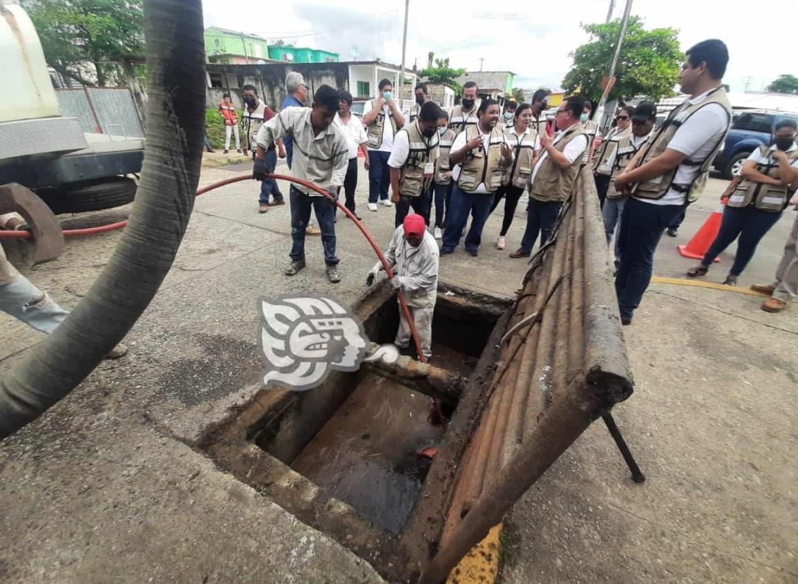 Agua Dulce inició el programa de desazolve de los sistemas de drenaje