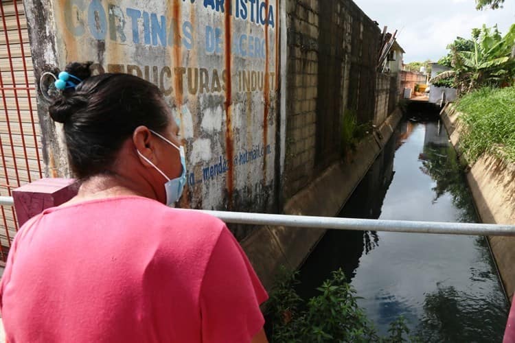 Ante constantes inundaciones, piden intervención de AMLO en Coatza