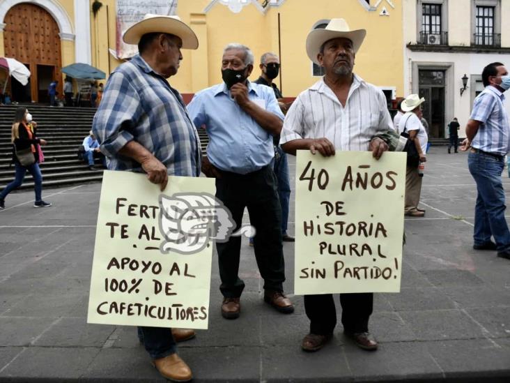 Cafeticultores veracruzanos, 40 años exigiendo precios justos