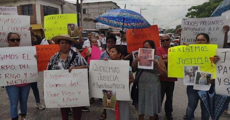 Violenta gresca en Papantla; enardecen y casi linchan a funcionario de la FGE
