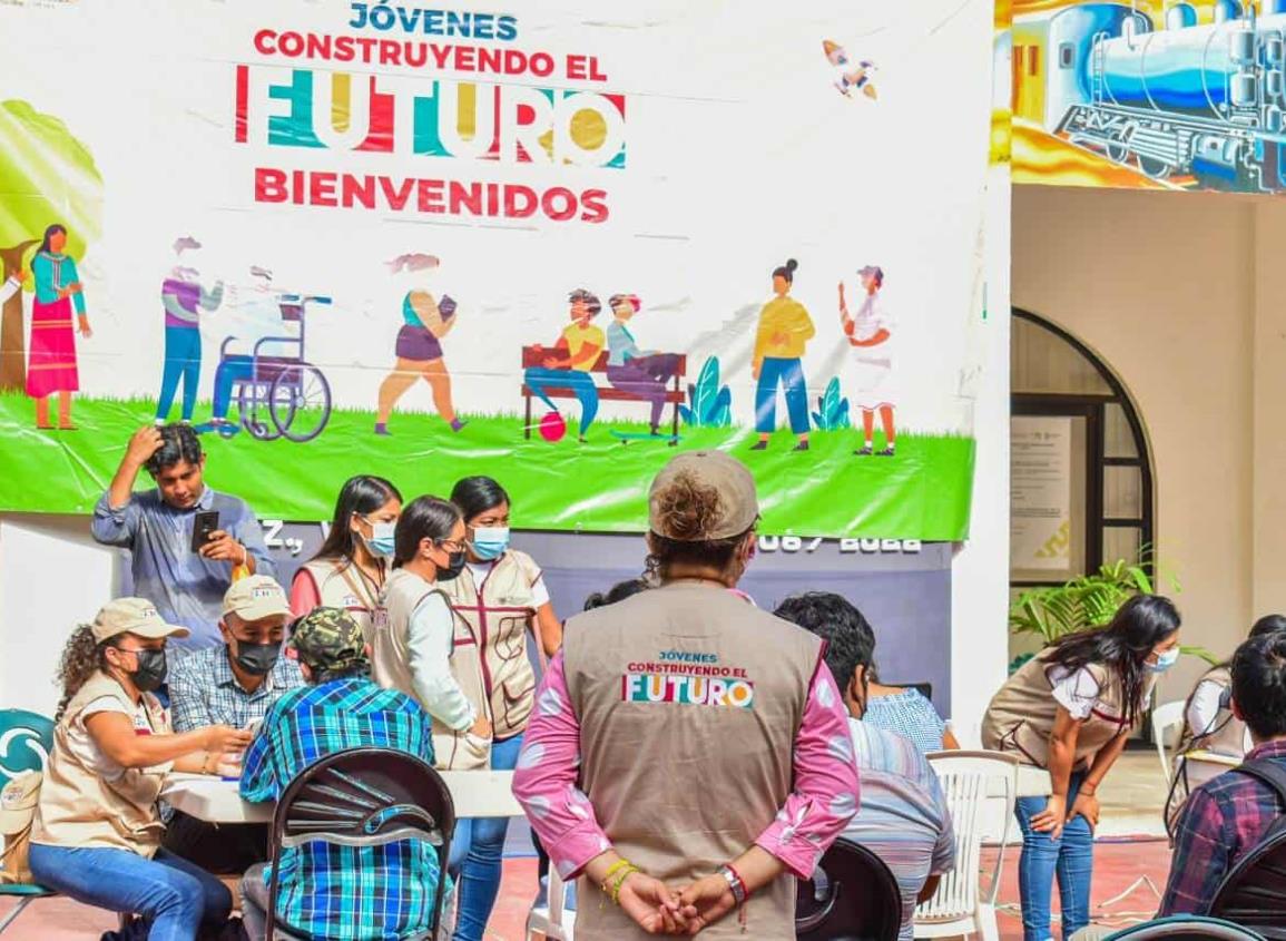 Acude a inscribirte a “Jóvenes Construyendo el Futuro”