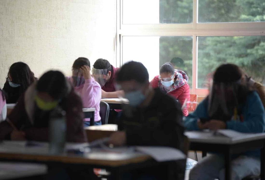 ¡Aún hay tiempo! Así puedes conseguir una beca de descuento y seguir estudiando