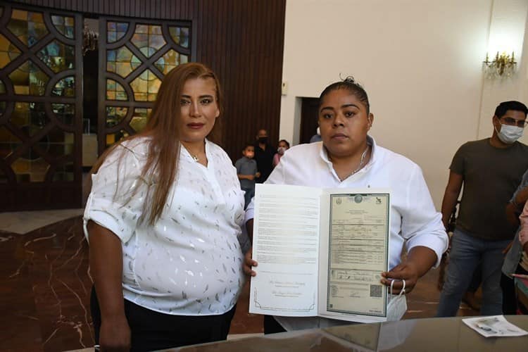 Legalizan su unión Rita y Suhemy Isabel en el Registro Civil de Veracruz