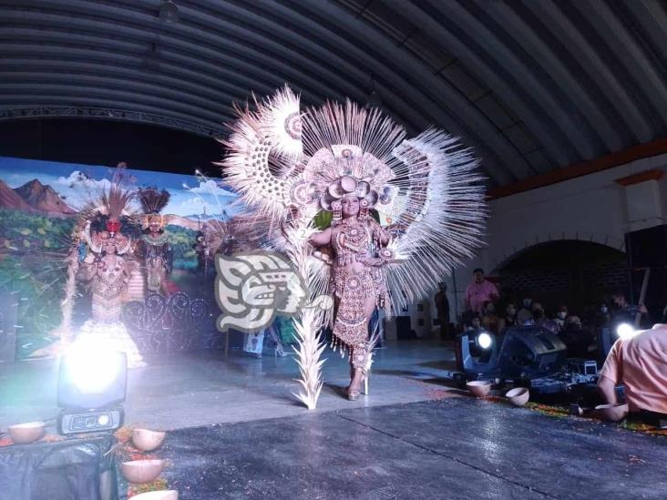 Talento y polémica en elección de reina de la feria de Oluta