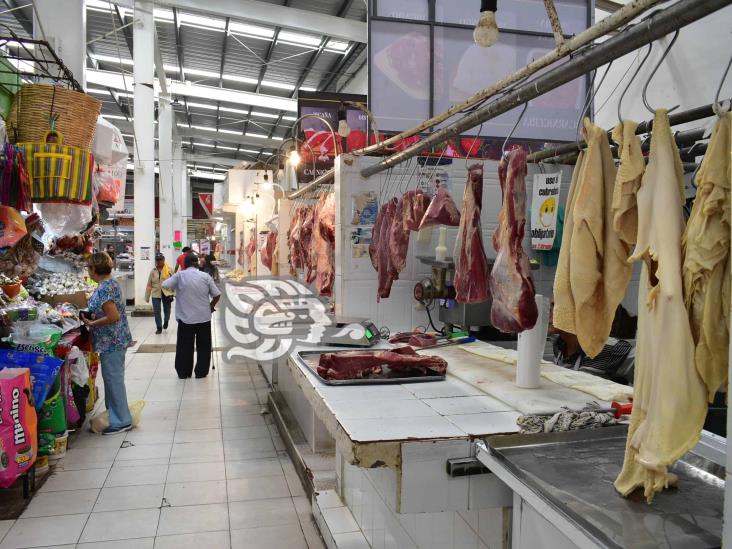 (+Video) Coyotaje eleva precios en el Mercado Morelos