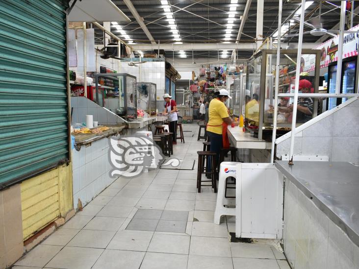 (+Video) Coyotaje eleva precios en el Mercado Morelos