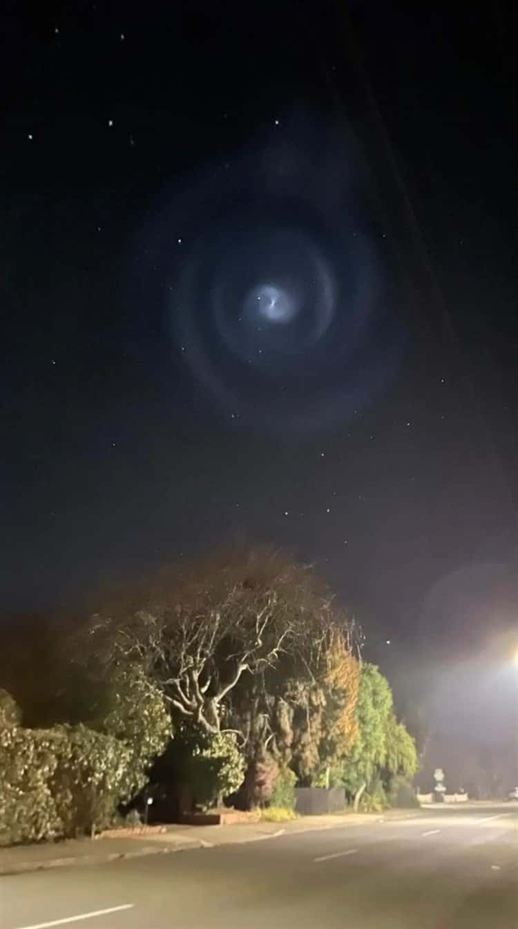 Luces extrañas en cielo de Nueva Zelanda disparan versiones sobre extraterrestres