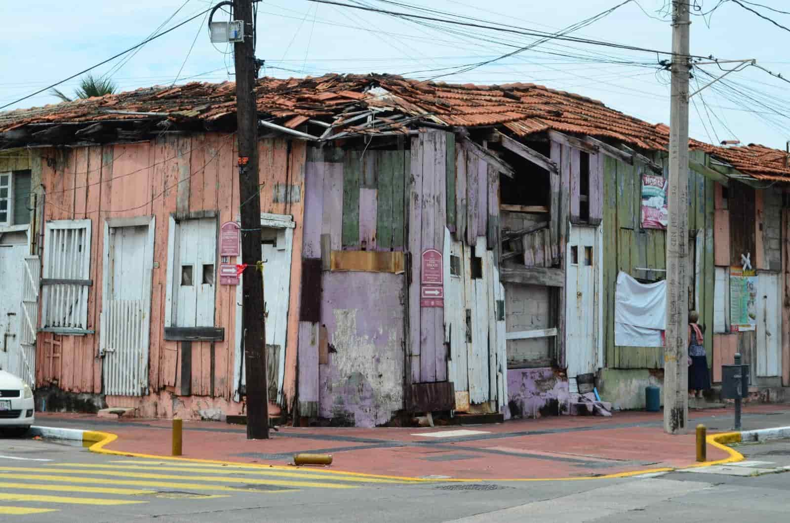 Habitantes del Barrio de la Huaca piden certeza jurídica para rehabilitar las casas