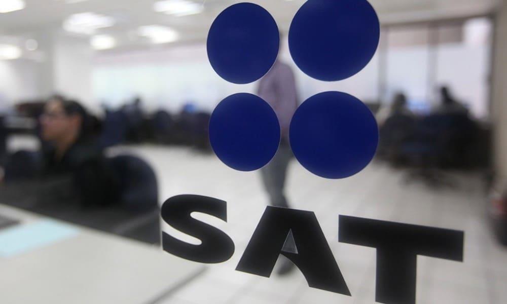 ¿Cómo saber si le debes al SAT? Te decimos