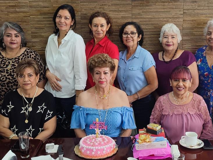 Estupenda mañana cumpleañera para doña Yrma Everardo Pintado