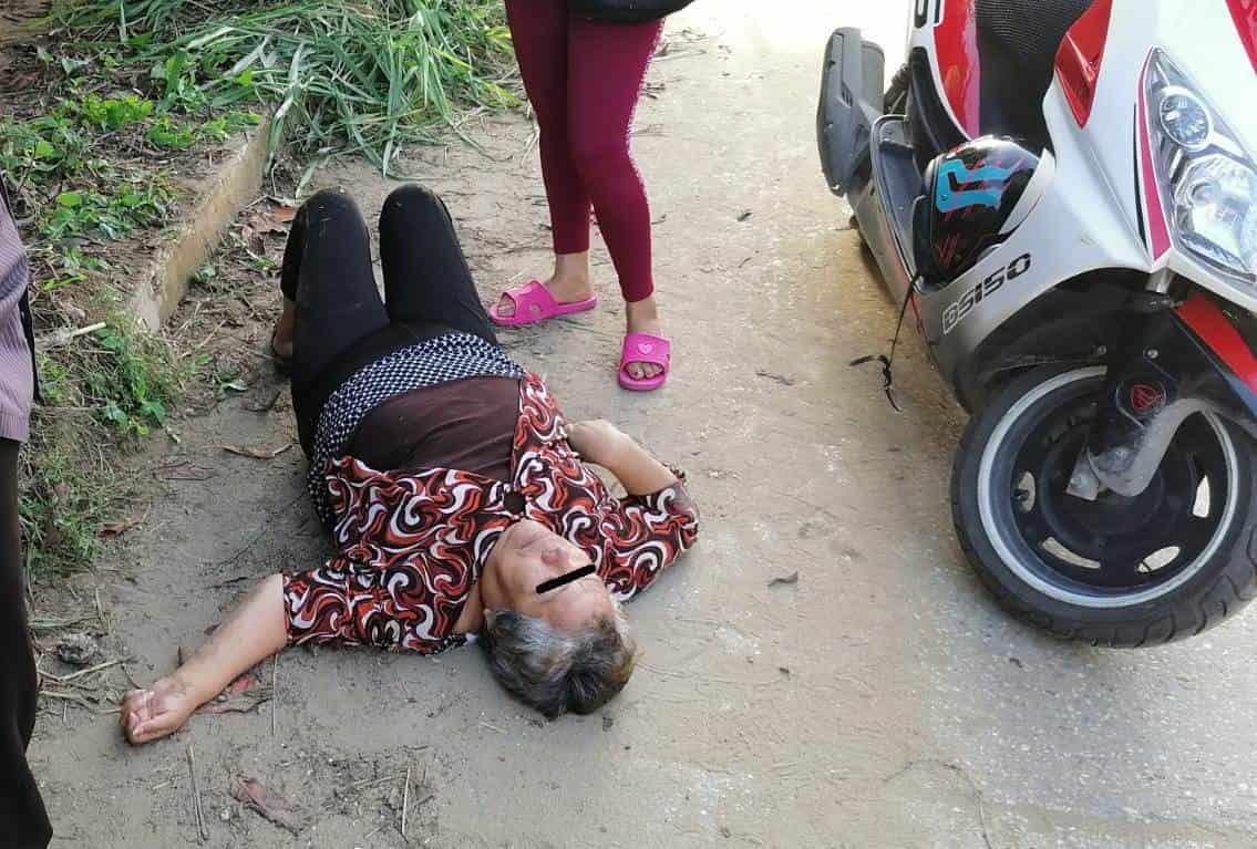 Mujer cayó de su motoneta y resultó lesionada en Coatzacoalcos