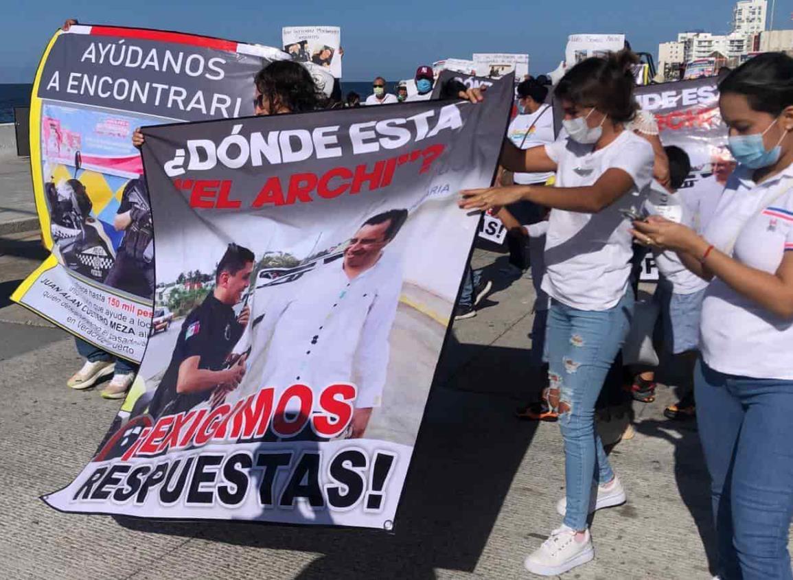 Marchan para exigir aparezca el director de la Policía Vial de Veracruz desaparecido