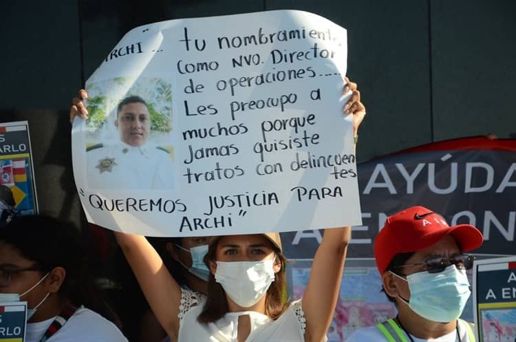 Marchan para exigir aparezca el director de la Policía Vial de Veracruz desaparecido