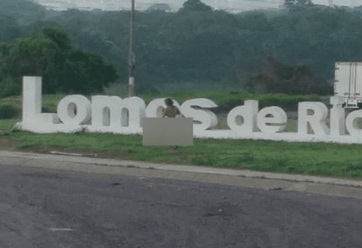Reportan a mujer desnuda en letras de fraccionamiento Lomas 4