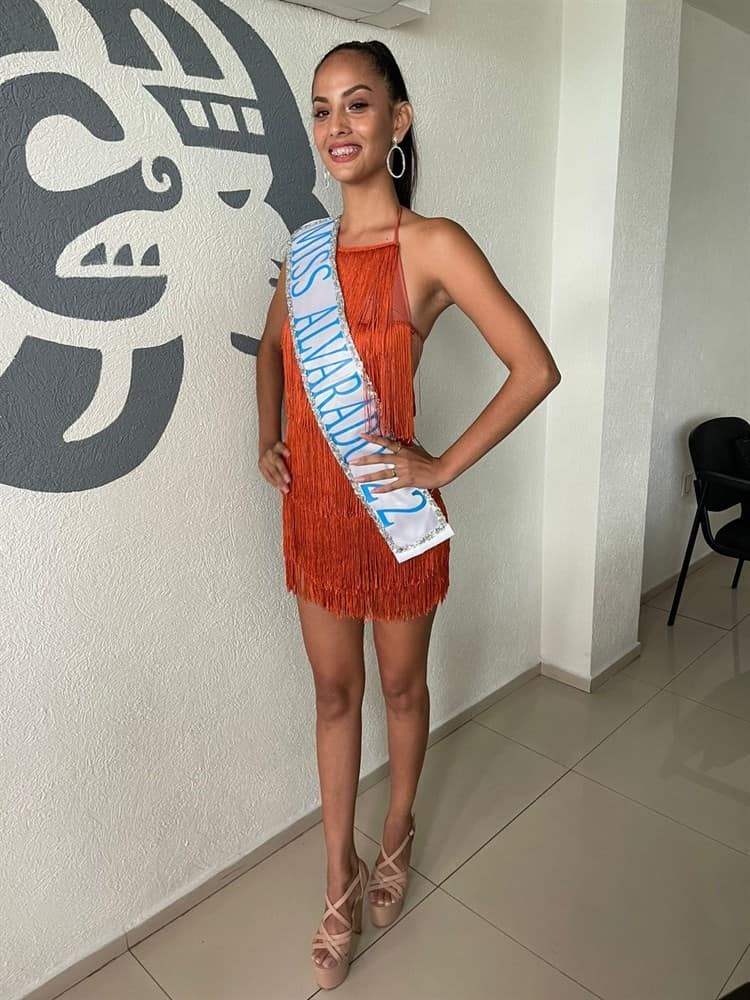 Comité de la organización Miss Mundo Alvarado visita periódico Imagen de Veracruz