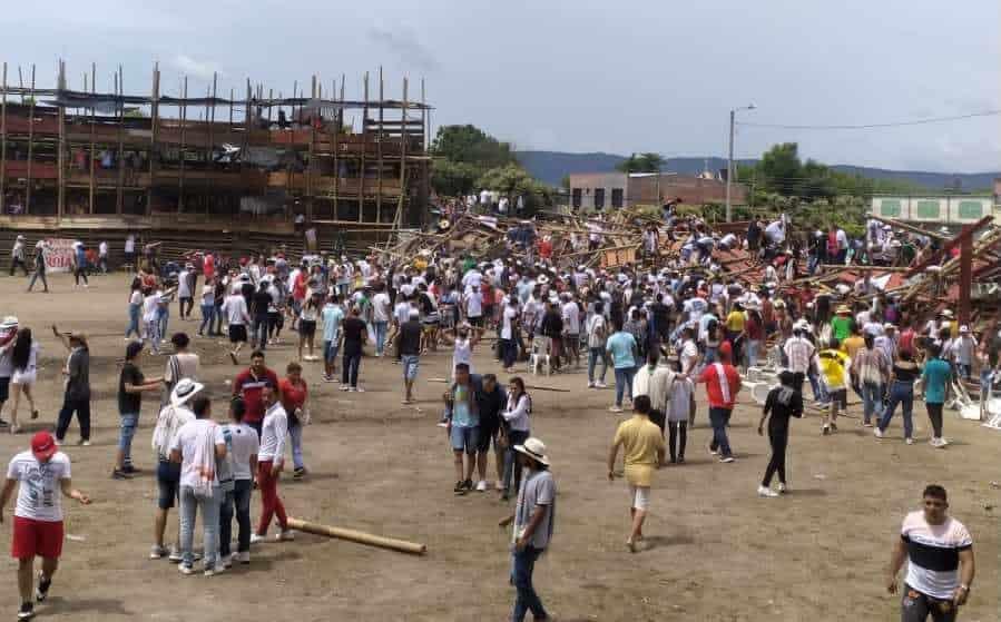 Desplome de plaza de toros en Colombia deja al menos cuatro muertos