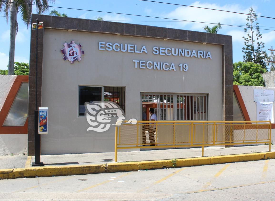 Regresan a clases presenciales todo los alumnos en la ETI 19