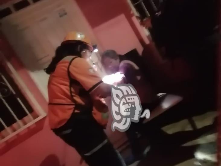 Familia por poco queda sepultada, tras derrumbe en colonia Plan de Ayala, en Xalapa