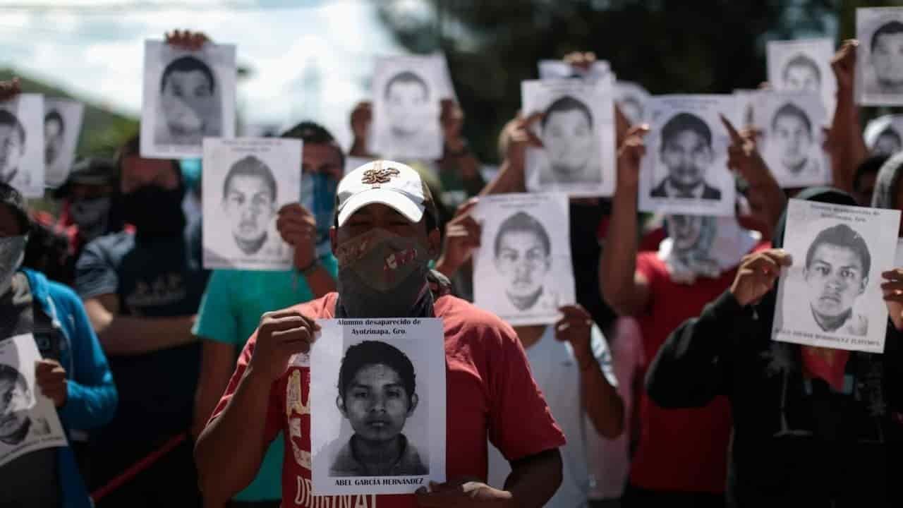 Abrirán expedientes militares por caso Ayotzinapa