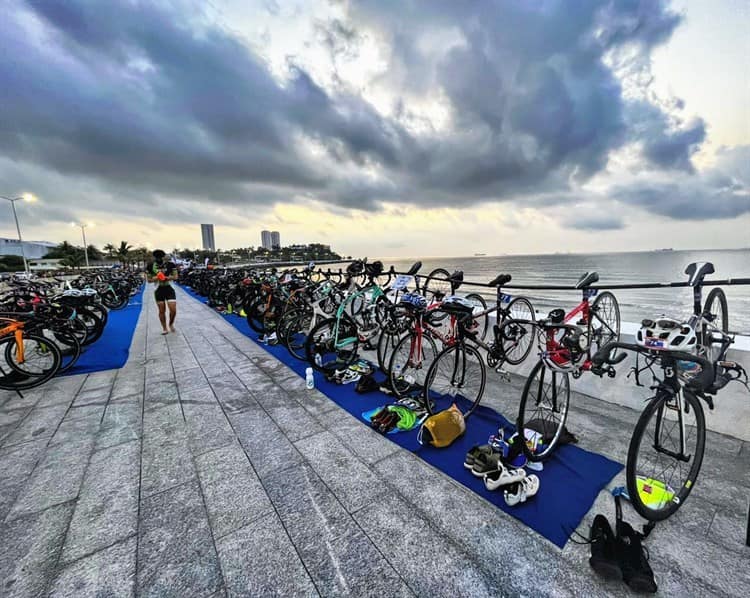 Realizan octava edición del Triatlón Sprint Veracruz-Boca 2022