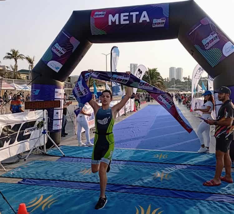 Realizan octava edición del Triatlón Sprint Veracruz-Boca 2022