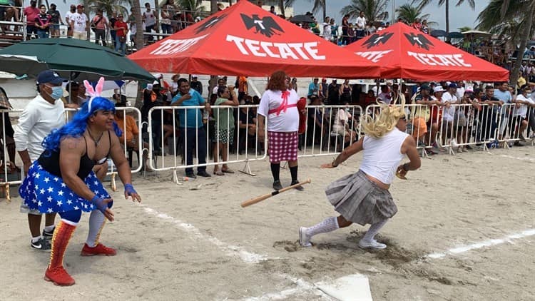 Regresó tradicional partido playero de Solteras vs Casadas previo al Carnaval