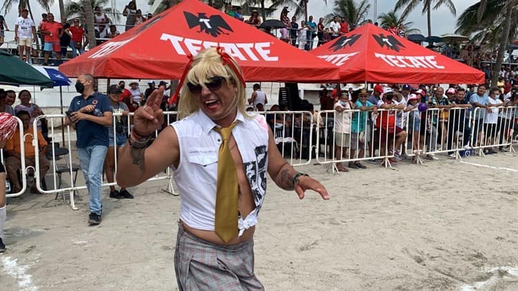 Regresó tradicional partido playero de Solteras vs Casadas previo al Carnaval