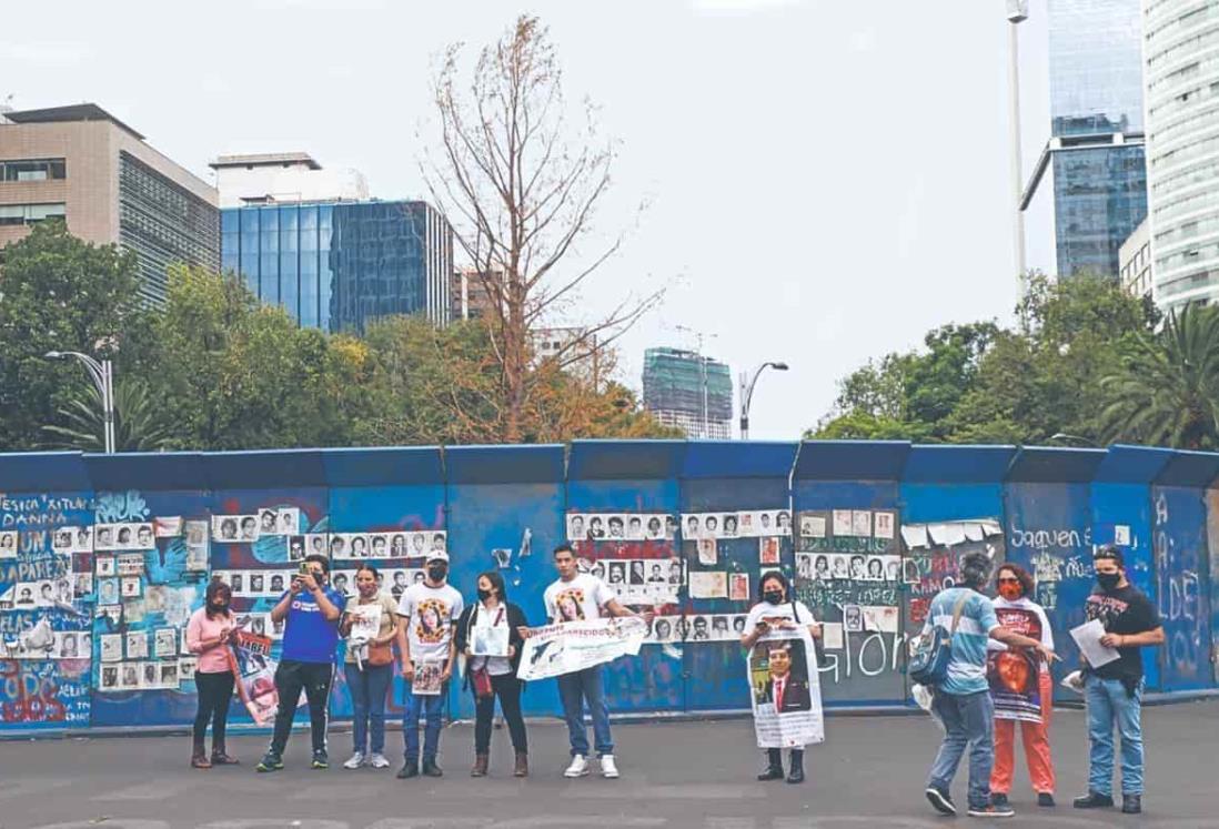 Padres de 43 normalistas de Ayotzinapa marcharon en la CDMX para exigir justicia