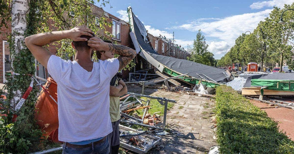 (+Video) Tornado arrasa con el vecindario de Zierikzee en Países Bajos