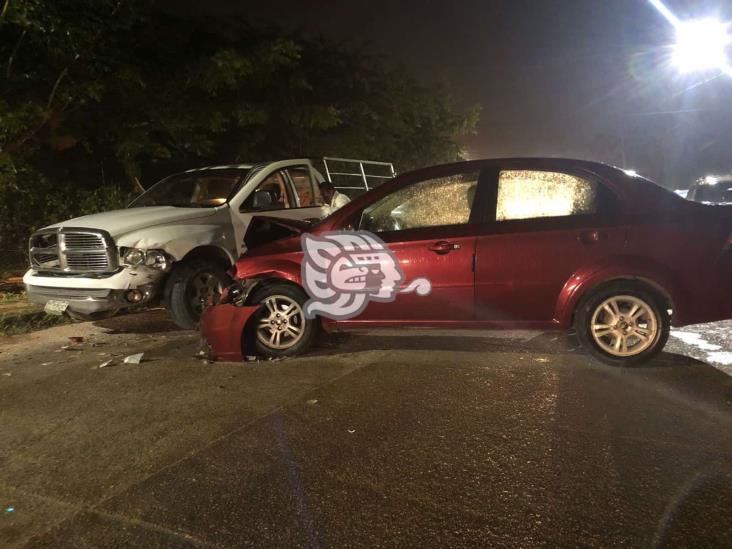 Aparatoso choque deja tres lesionadas en Acayucan 