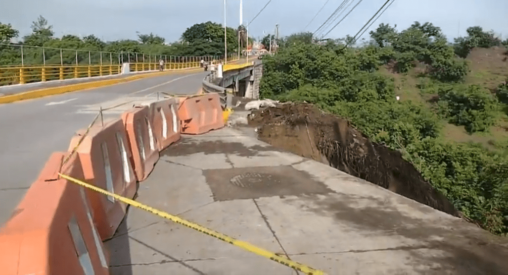 Reportan nuevo deslave del puente Torrentes en Veracruz (+Video)