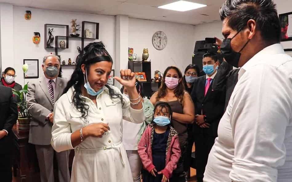 Celebran boda en lengua de señas en Atizapán