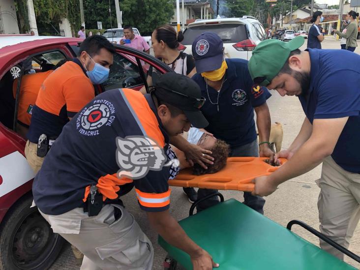 Choque por alcance en límites de Acayucan y Oluta