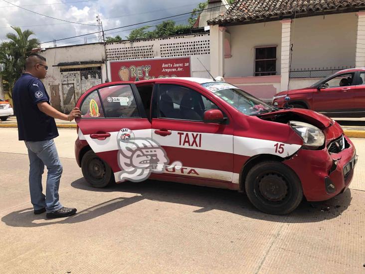 Choque por alcance en límites de Acayucan y Oluta