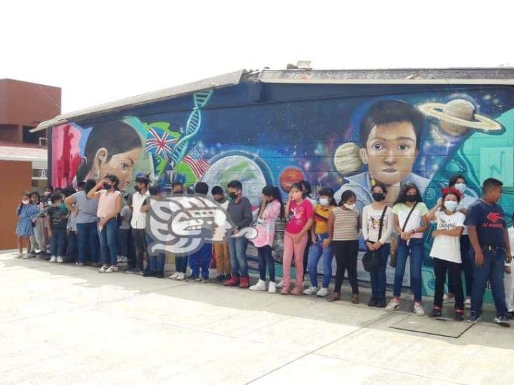 (+Video) Inauguraron dos murales en la Escuela Francisco Villa, de Minatitlán