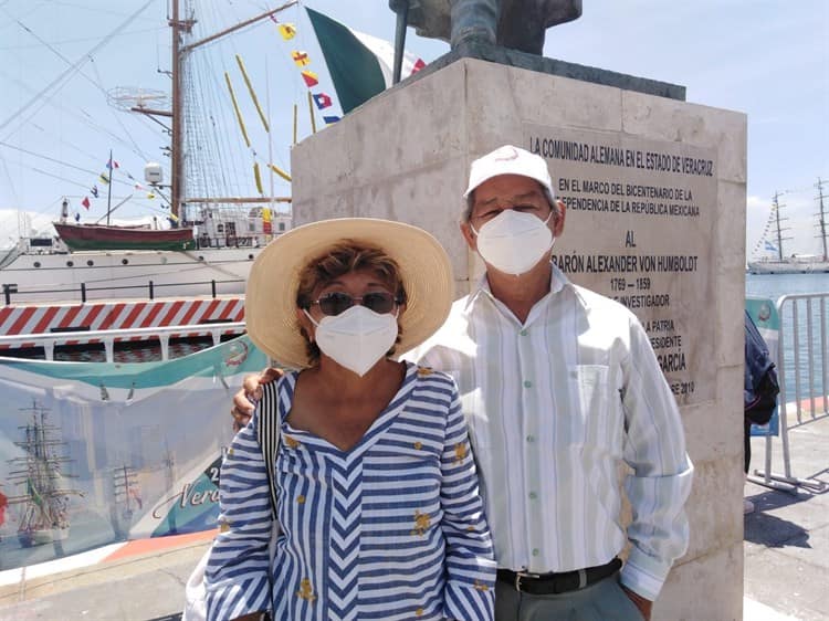 Familias de cadetes vienen desde otros estados para reencontrarse en Veracruz