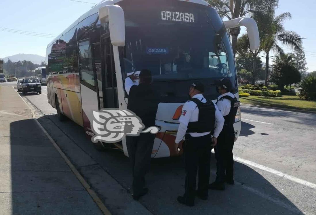 Asaltan autobús de pasajeros en la autopista Córdoba-Orizaba