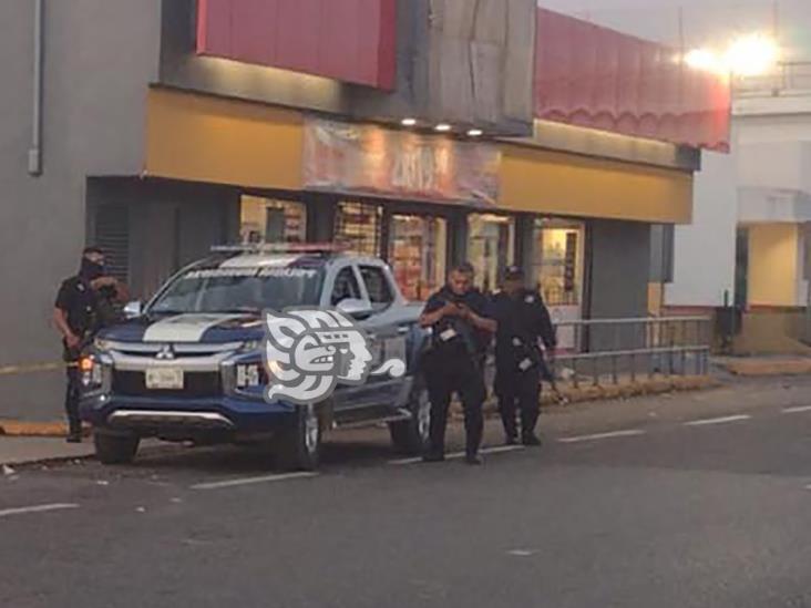 En carretera Cárdenas-Coatzacoalcos, militar se enfrenta a asaltantes y lo balean