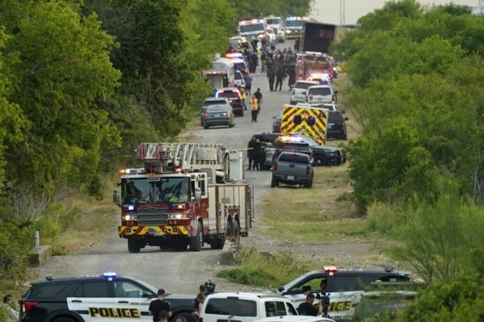 Familias de Veracruz temen que sus  migrantes estuvieran en el tráiler de Texas