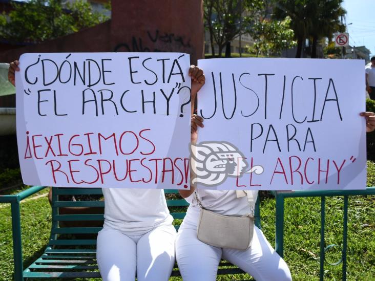 A un mes de su desaparición, exigen justicia por ‘El Archi’ en Xalapa