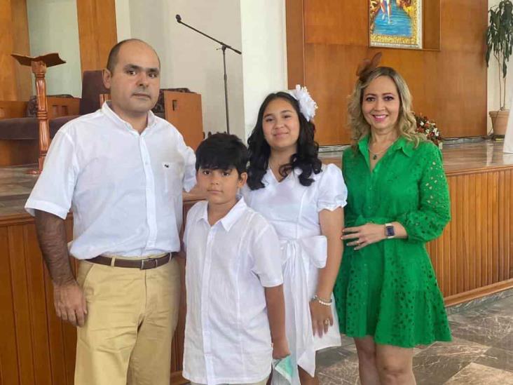 Samyra y Henryque Horbylon García realizan su Confirmación