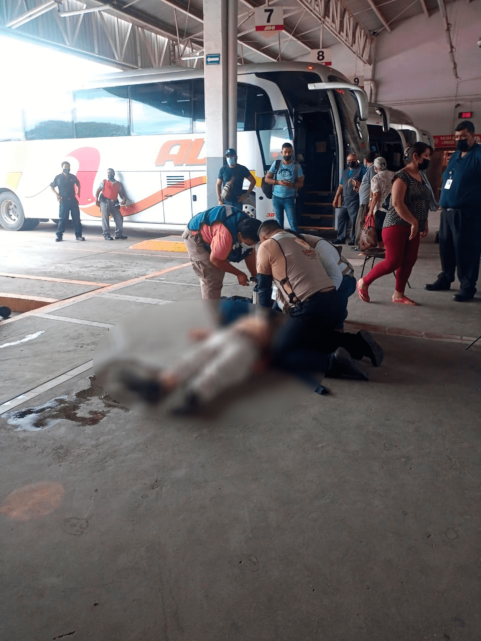 Hombre muere por un infarto en terminal de autobuses de Cosamaloapan