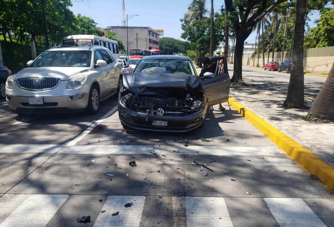 Aparatoso choque en la colonia Electricistas de Veracruz