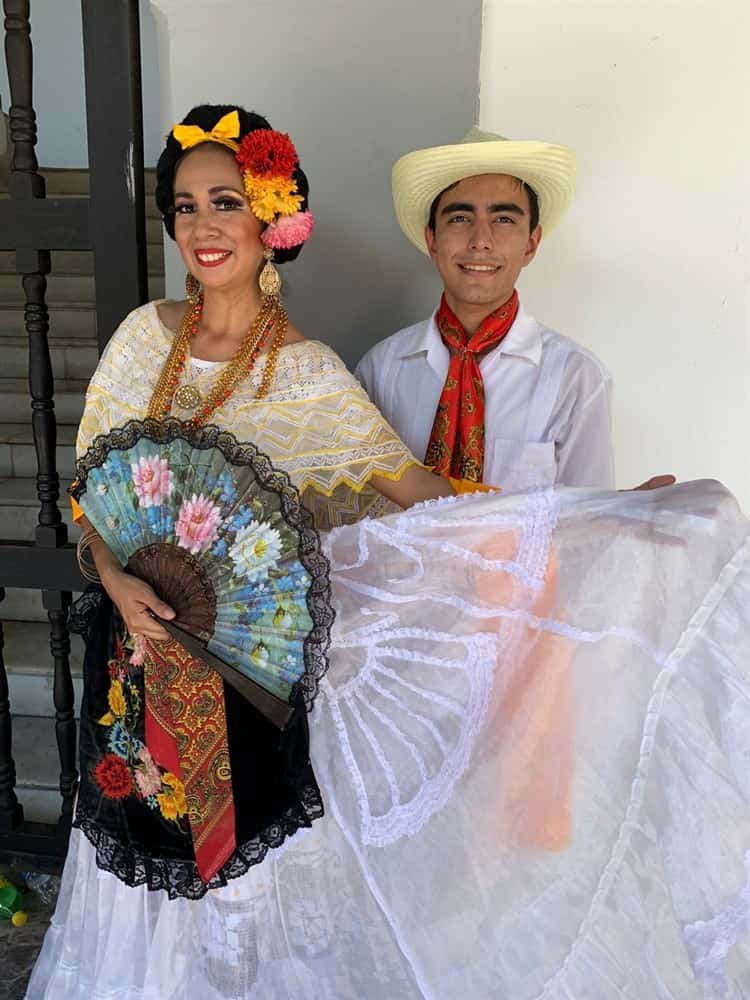 Familias celebran el Día más feliz del año