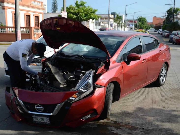 En Veracruz, se registra aparatoso accidente en la colonia Salvador Díaz Mirón