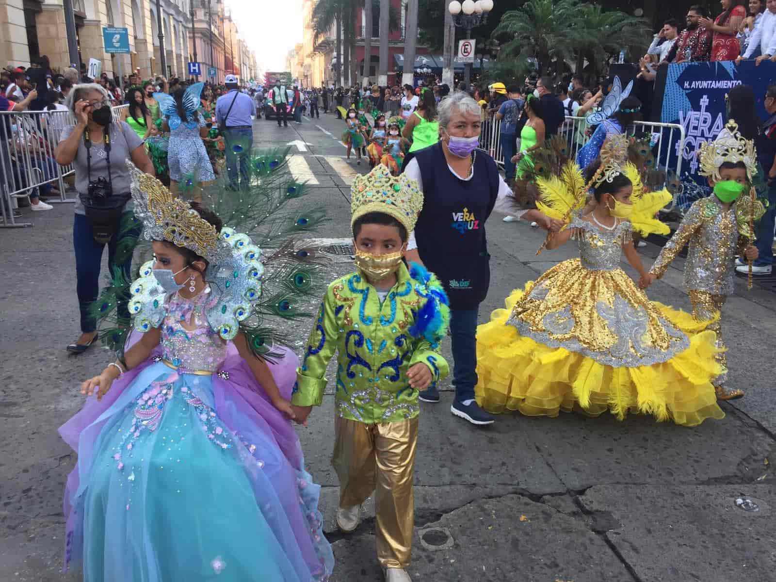 Con desfile de jardín de niños inician las actividades del Carnaval de Veracruz 2022