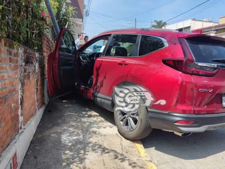 Tres lesionados en fuerte choque entre taxi y camioneta en Córdoba