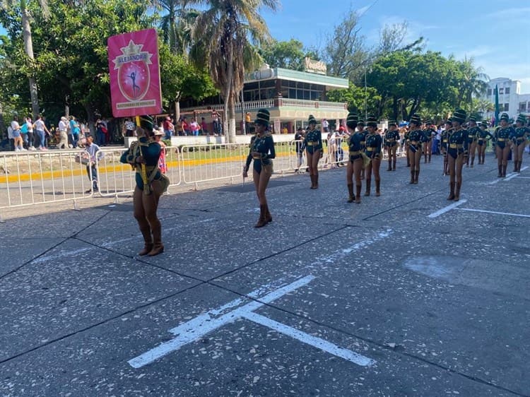 Desfila Corte Real previo a la coronación del Carnaval de Veracruz 2022 (+video)