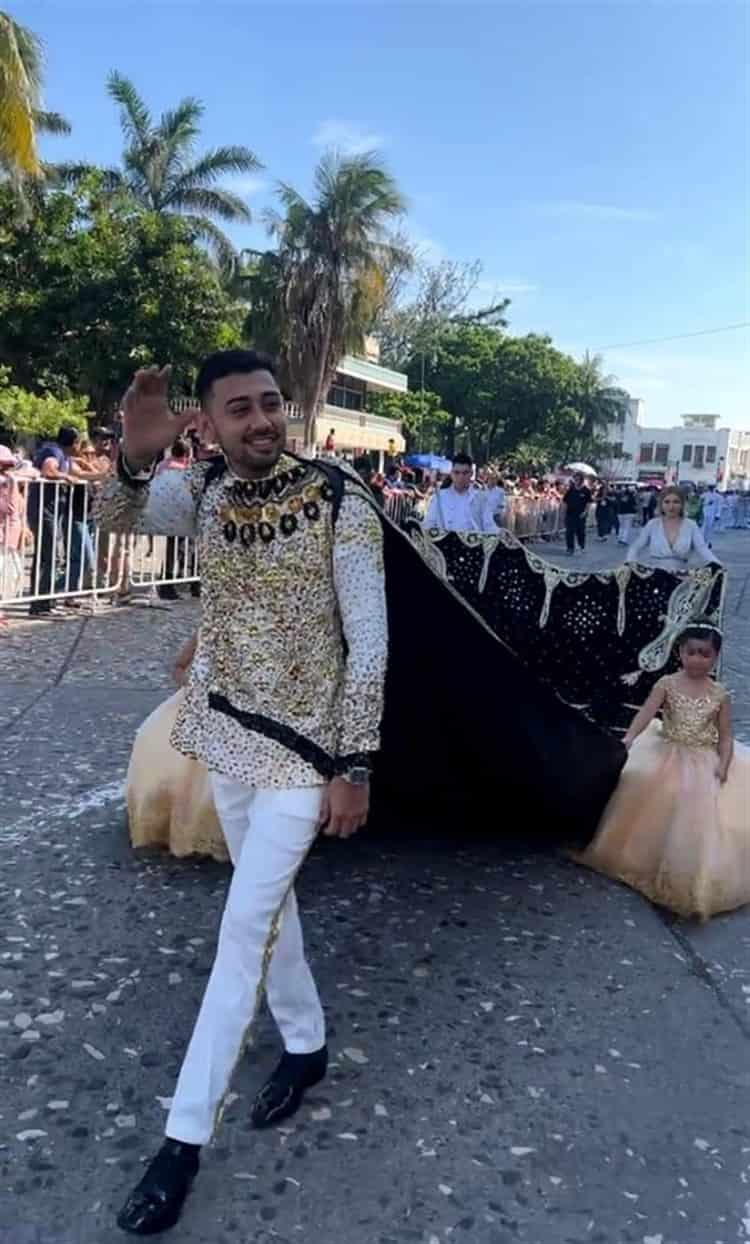 Desfila Corte Real previo a la coronación del Carnaval de Veracruz 2022 (+video)