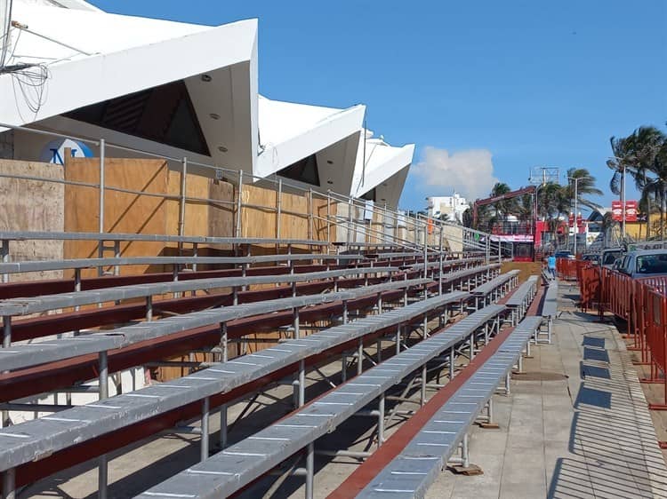 Protegen a negocios con barricadas previo a desfiles del Carnaval de Veracruz